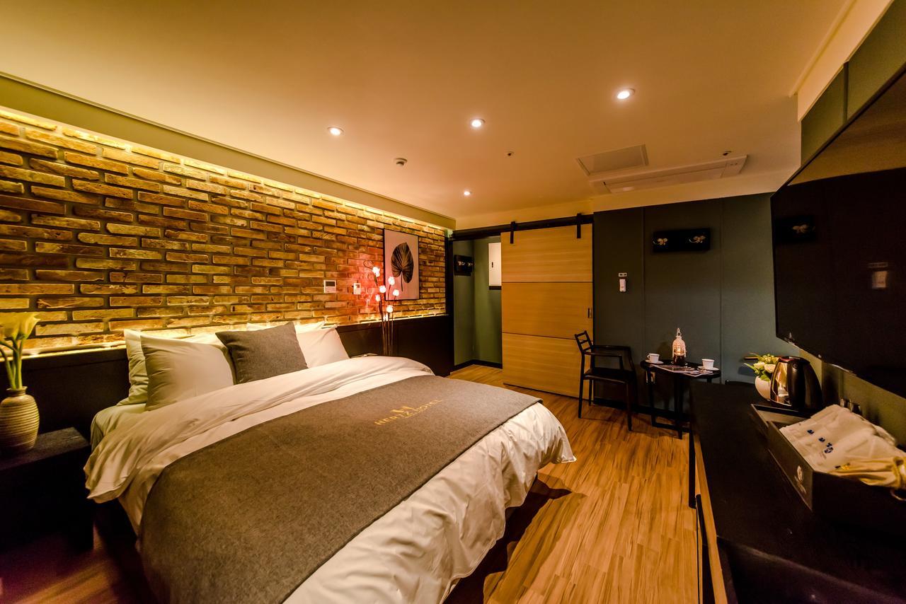 Jeju Hertz Hotel ภายนอก รูปภาพ