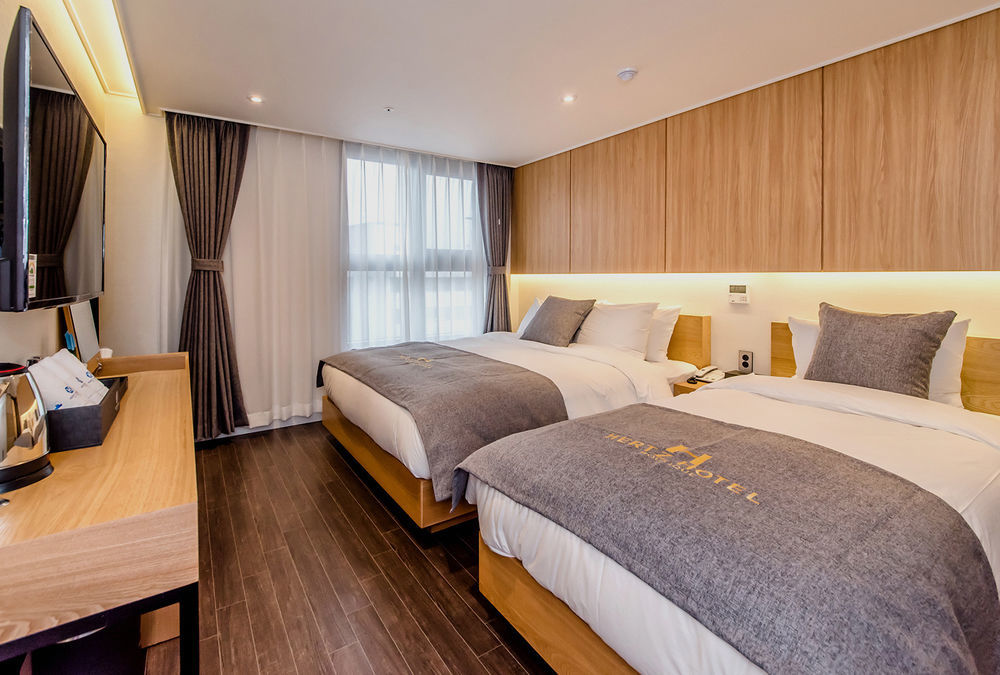 Jeju Hertz Hotel ภายนอก รูปภาพ